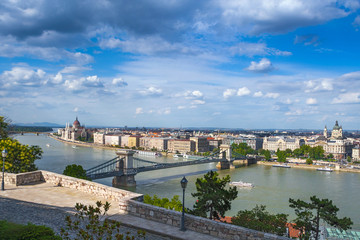Obraz premium Panoramic view of city Budapest - the capital of Hungary