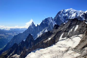 Monte Bianco 4.810 m s.l.m - Aiguille Blanche de Peuterey 4.112 m s.l.m - Aiguille Noire de Peuterey 3.773 m s.l.m