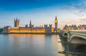Obraz na płótnie Canvas Night view of Big Ben and Houses of Parliament - London
