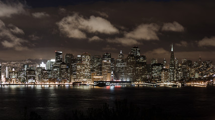 Fototapeta na wymiar San Francisco skyline at night