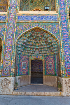 Nasir al-Mulk Mosque passage
