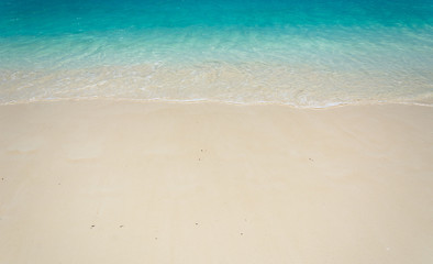 Fototapeta na wymiar sea on the sand beach