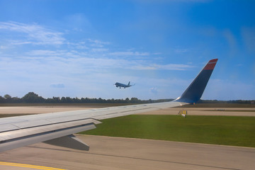 Flugzeug Fl&uuml;gel Start