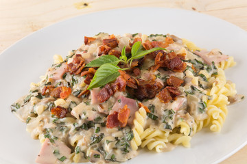 penne pasta with cream sauce