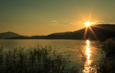 Sun star over lake in Carinthia - Wörthersee in Kärnten