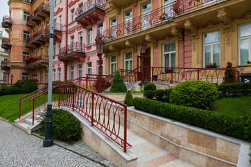 mansion - Treppe mit Lampen und Tauben, Karlsbad, Karlovy Vary