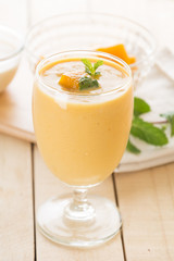 mango smoothie