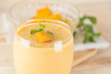 mango smoothie
