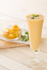 mango smoothie