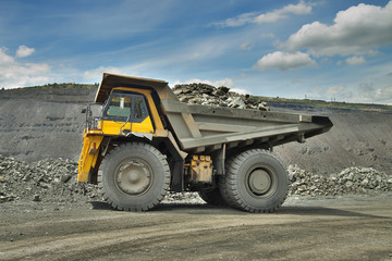 Obraz premium Mining truck