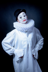 Sad mime Pierrot - obrazy, fototapety, plakaty