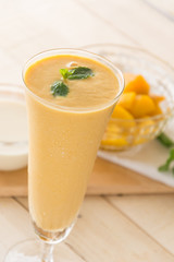 mango smoothie