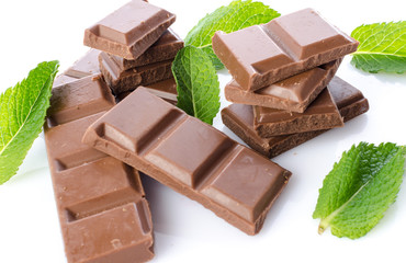 Chocolate squares with fresh mint