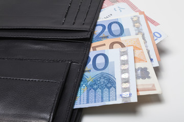 Euro Schein in Portemonnaie