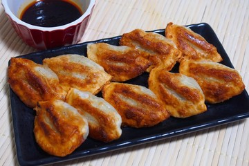 揚げ餃子