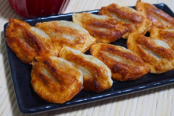 揚げ餃子