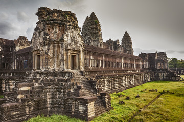 Fototapeta na wymiar Inner Courtyard At Angkor Wat