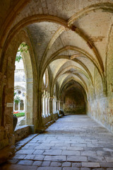 Fototapeta na wymiar Cour intérieure de l' abbaye de fontfroide