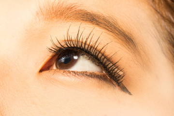 Obraz premium アジア人女性クローズアップ つけまつげAsian woman and false eyelashes