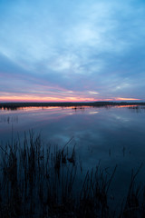 Obraz premium beautiful sunrise on the lake