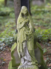 Madonnenfigur verwittert