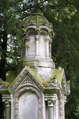 Antiker Grabstein, Kirchengebäude