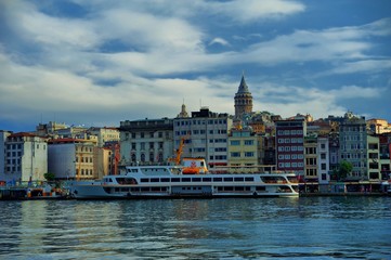 Obraz premium Golden Horn, Karakoy Port, Galata Bridge and Galata Tower in Istanbul, Turkey