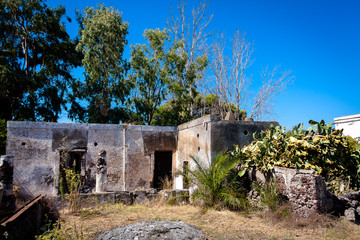 Verfallenes Haus auf Stromboli