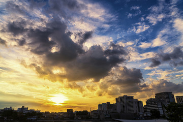 Obraz premium Sunset in urban area of Bangkok, Thailand