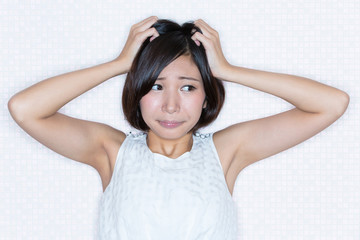 Naklejka premium ショック!! 若い女性