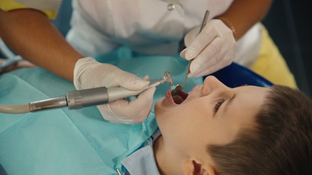 small child's visit to the dentist