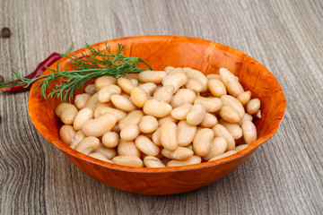 White canned beans