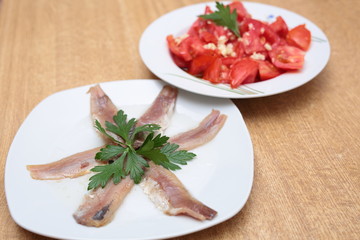 SARDINAS SALADAS CON ENSALADA