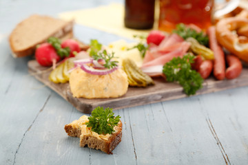 appetitlicher bayrischer Brotzeitteller