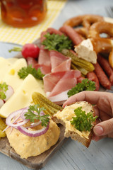 appetitlicher bayrischer Brotzeitteller