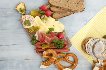 bayrische Biergarten Brotzeit