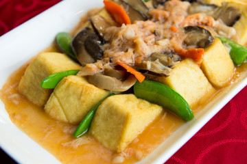 Braised beancurd with crabmeat