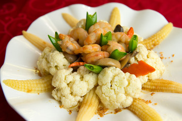 Fried cauliflower with shrimps