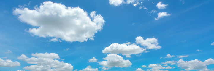 Naklejka na ściany i meble Beautiful cloudscape