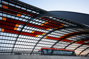 Busbahnhof am Hauptbahnhof in Amsterdam © Dan Race
