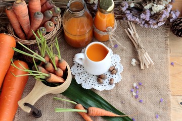 Fresh carrots and carrot juice are delicious.