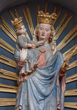 Neuberg and der Murz - statue of  Madonna  from year 1344