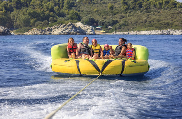 Fototapeta premium Family ride on the sea