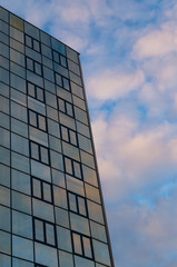 Fototapeta premium mirror building with sky reflection in the glass