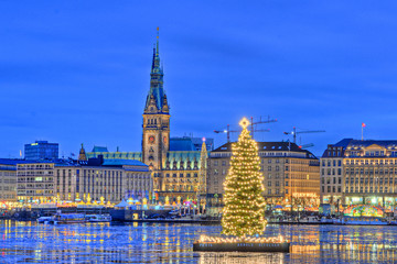Fototapeta na wymiar Weihnachten Alster in Hamburg