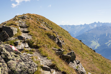 Sentier sur les crêtes
