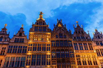 Fototapeta na wymiar historische Gildehäuser am Grote Markt in Antwerpen, Belgien