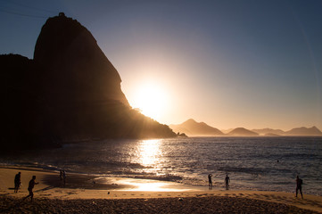 Naklejka na ściany i meble Sunrise in Praia Vermelha Behind the Sugarloaf Mountain