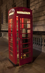 Fototapeta premium Red telephone box in London
