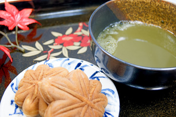 もみじ饅頭とお抹茶